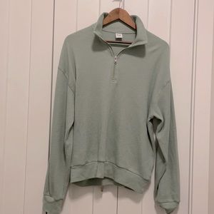 TNA 1/4 zip light sweatshirt Size-medium